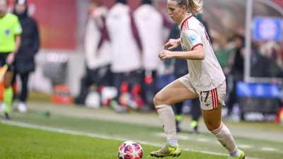 Fußball, Frauen: Champions League, Bayern München - Valerenga IF, Gruppenphase, Gruppe C, 3. Spieltag, FC Bayern Campus. Münchens Klara Bühl in Aktion. (zu dpa: «FC Bayern verlängert Vertrag mit Nationalspielerin Bühl») (Foto: Harry Langer)