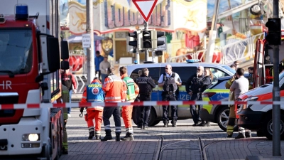 In der Innenstadt sollte eigentlich Rosenmontag gefeiert werden. (Archivbild) (Foto: Boris Roessler/dpa)