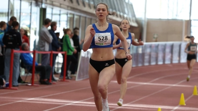 Sanja Kropf (TSV Burghaslach) war die Siegerin über 400 Meter der U18-Juniorinnen und gewann auch Bronze über die 200 Meter. (Foto: Theo Kiefner)