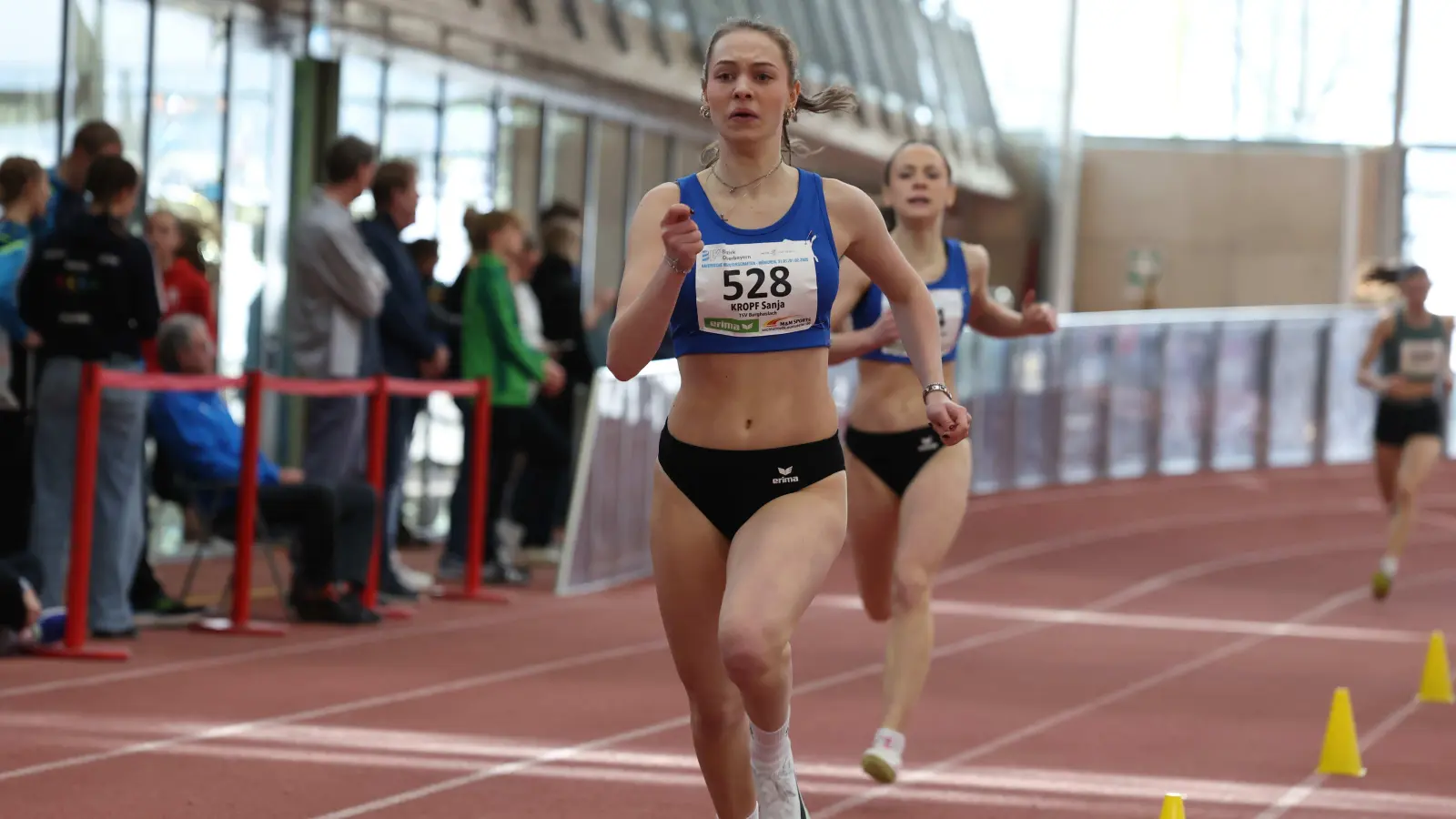 Sanja Kropf (TSV Burghaslach) war die Siegerin über 400 Meter der U18-Juniorinnen und gewann auch Bronze über die 200 Meter. (Foto: Theo Kiefner)