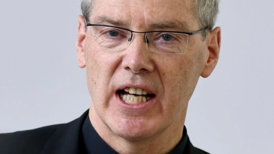 Heiner Wilmer ist zum  (Foto: Daniel Löb/dpa)