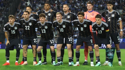 Für die Nationalmannschaft stand innerhalb einer Woche das zweite Spiel gegen Griechenland an.  (Foto: Christian Charisius/dpa)