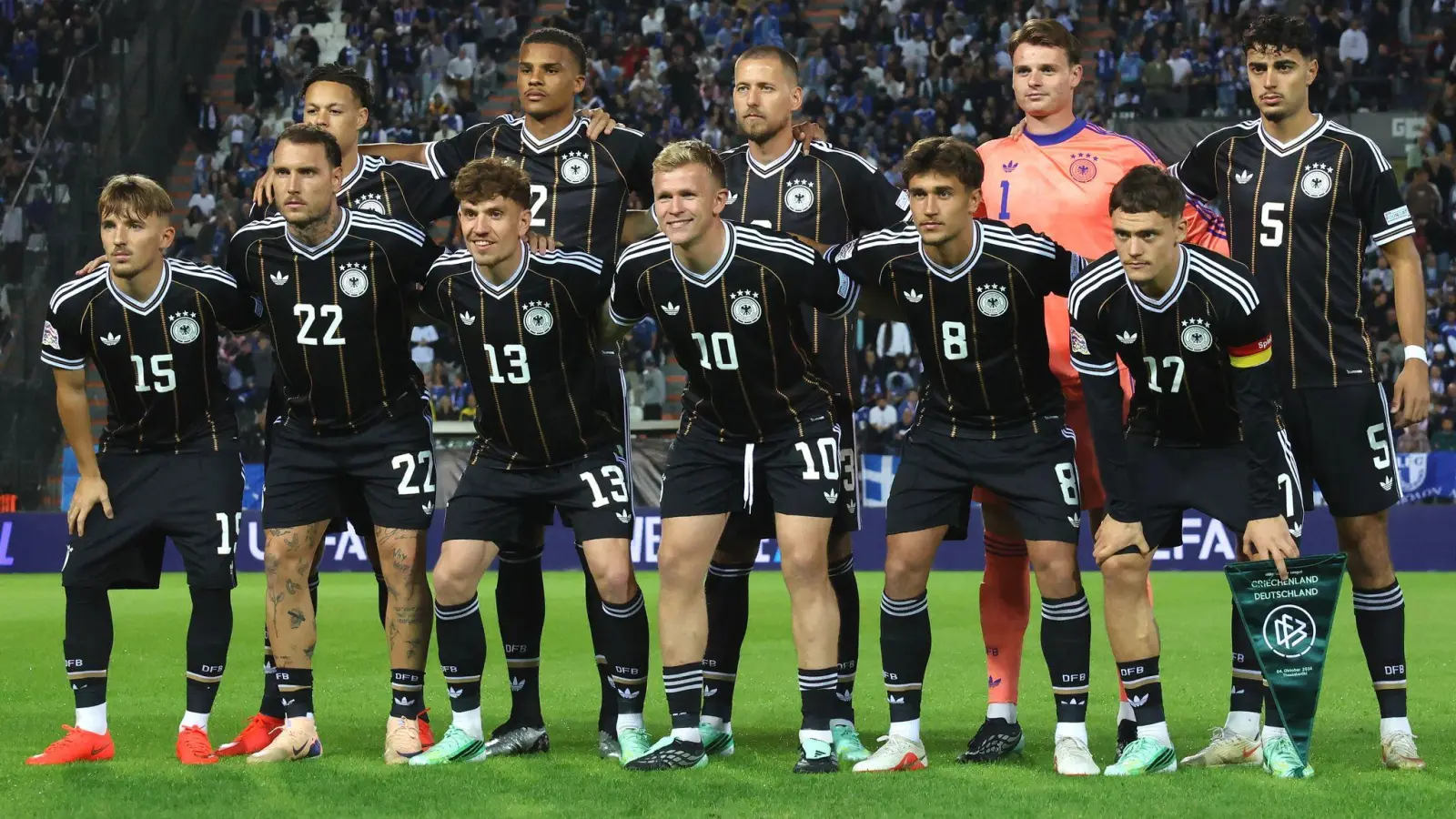 Für die Nationalmannschaft stand innerhalb einer Woche das zweite Spiel gegen Griechenland an.  (Foto: Christian Charisius/dpa)