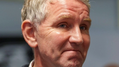 Darf vorerst nur auf einer von zwei Hallenbühnen in Bayern reden: Thüringens AfD-Landtagsfraktionschef Björn Höcke. (Archivbild) (Foto: Andreas Arnold/dpa)