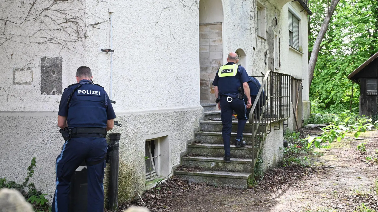 Die Leiche war in einem leerstehenden Gebäude entdeckt worden.  (Foto: Stein/swd-medien/dpa)