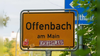 Offenbach liegt in der bundesweiten Auto-Schadenbilanz vorn. (Symbolbild) (Foto: Andreas Arnold/dpa)