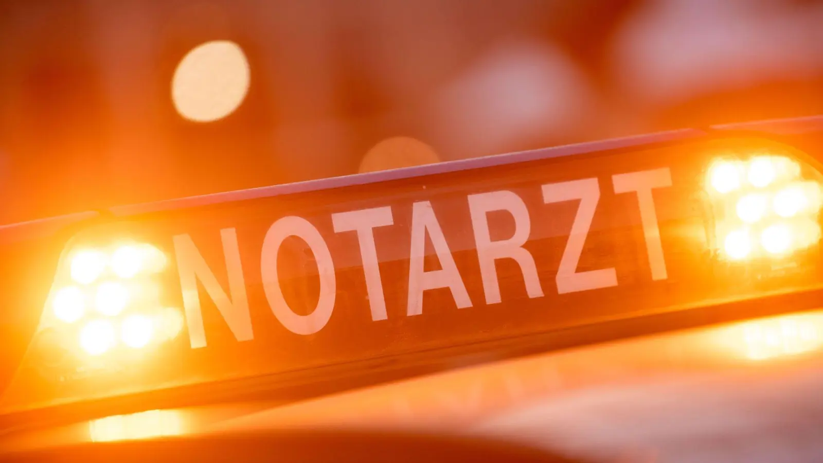 Der Notarzt konnte dem Jugendlichen nicht mehr helfen. (Symbolbild) (Foto: Lino Mirgeler/dpa)
