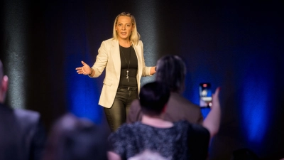 Larissa Rosner gewann bei einem internationalen Rednerwettstreit den Excellence Award. (Foto: Justin Bockey)