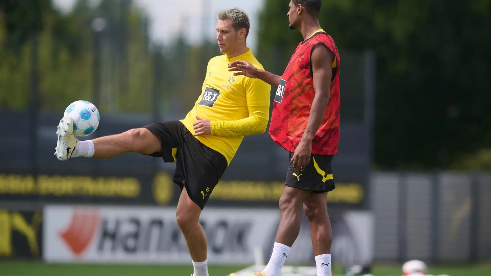 Das erste Mannschaftstraining der Saison 2024/25 fand ohne Guirassy statt. (Foto: Bernd Thissen/dpa)