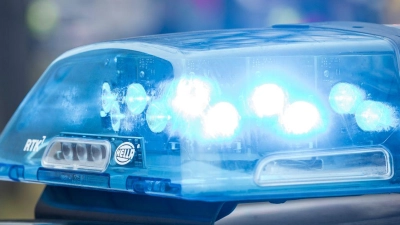 Die Polizei ermittelt nach drei Wohnungseinbrüchen und hofft auf Zeugen.  (Symbolbild: Daniel Vogl/dpa)