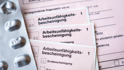 Regeln für Arbeitsunfähigkeitsbescheinigungen sollen verschärft werden. (Archivbild) (Foto: Sina Schuldt/dpa)