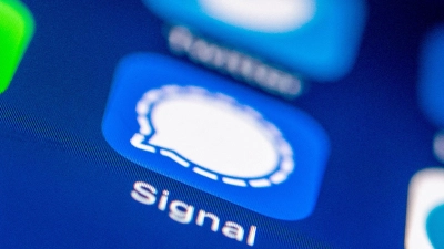 Signal verfügt über eine wirksame Ende-zu-Ende-Verschlüsselung (Foto: Zacharie Scheurer/dpa-tmn/dpa)