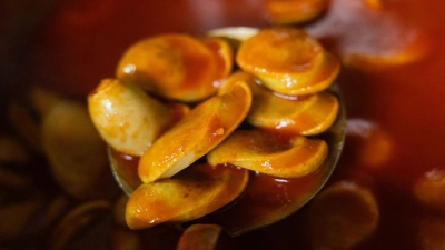 Eine Currywurst gefällig? (Foto: Rolf Vennenbernd/dpa)