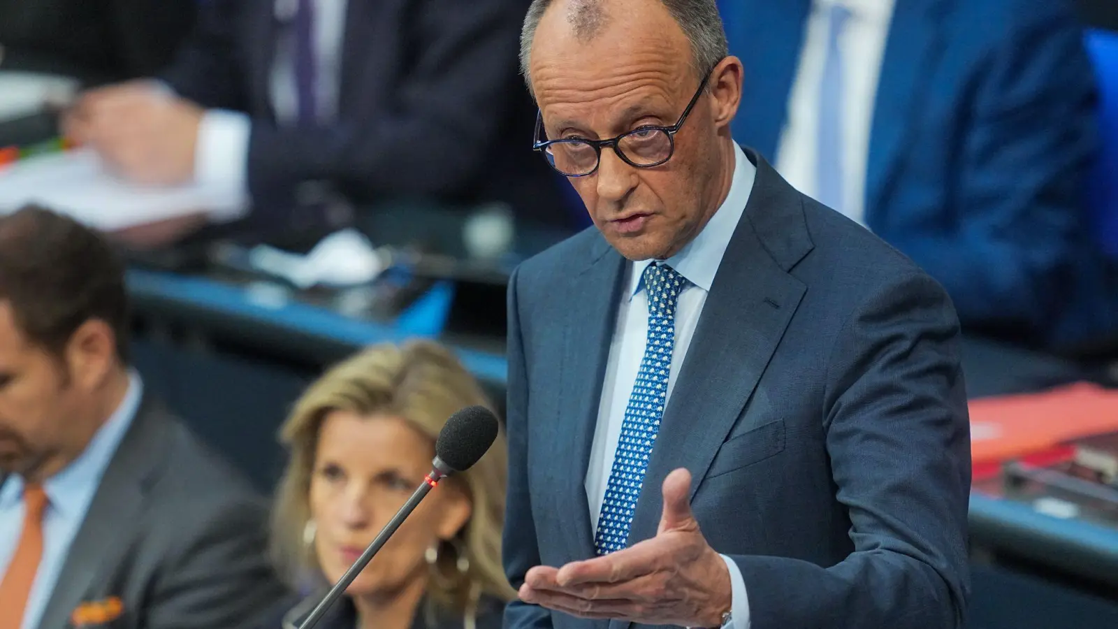 Der Regierungschef sagte im Bundestag: „Wolfram Weimer hat mein Vertrauen.“ (Foto: Michael Kappeler/dpa)