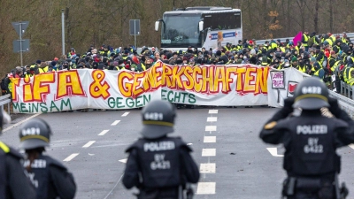 Polizei und Demo-Organisatoren wollen Bilanz ziehen. (Foto: Lando Hass/dpa)