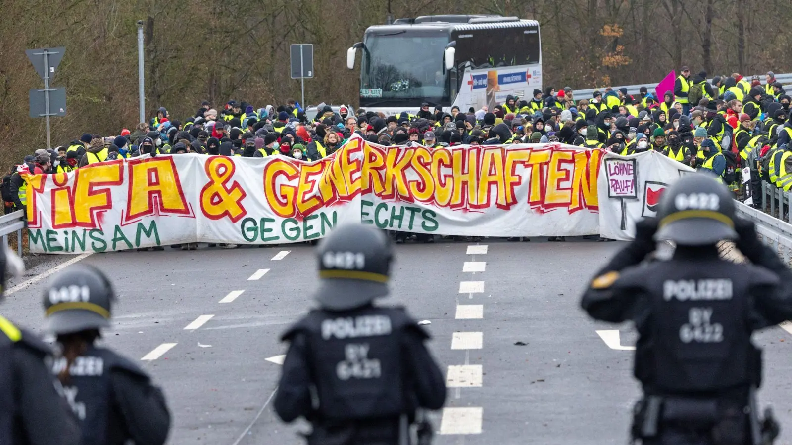 Polizei und Demo-Organisatoren wollen Bilanz ziehen. (Foto: Lando Hass/dpa)