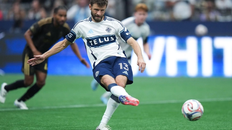 Thomas Müller trifft für Vancouver vom Punkt. (Foto: DARRYL DYCK/The Canadian Press/AP/dpa)