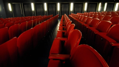 Aufgrund von Brandschutzmängeln ist das Große Haus im Theater Ansbach seit Februar 2024 geschlossen. Die Sitzreihen in diesem Saal bleiben bis auf Weiteres leer. (Archivfoto: Jim Albright)