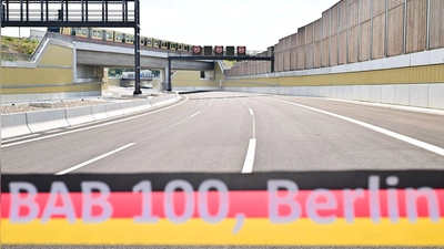Die umstrittene Verlängerung der Berliner Stadtautobahn ist eröffnet worden.  (Foto: Sebastian Christoph Gollnow/dpa)