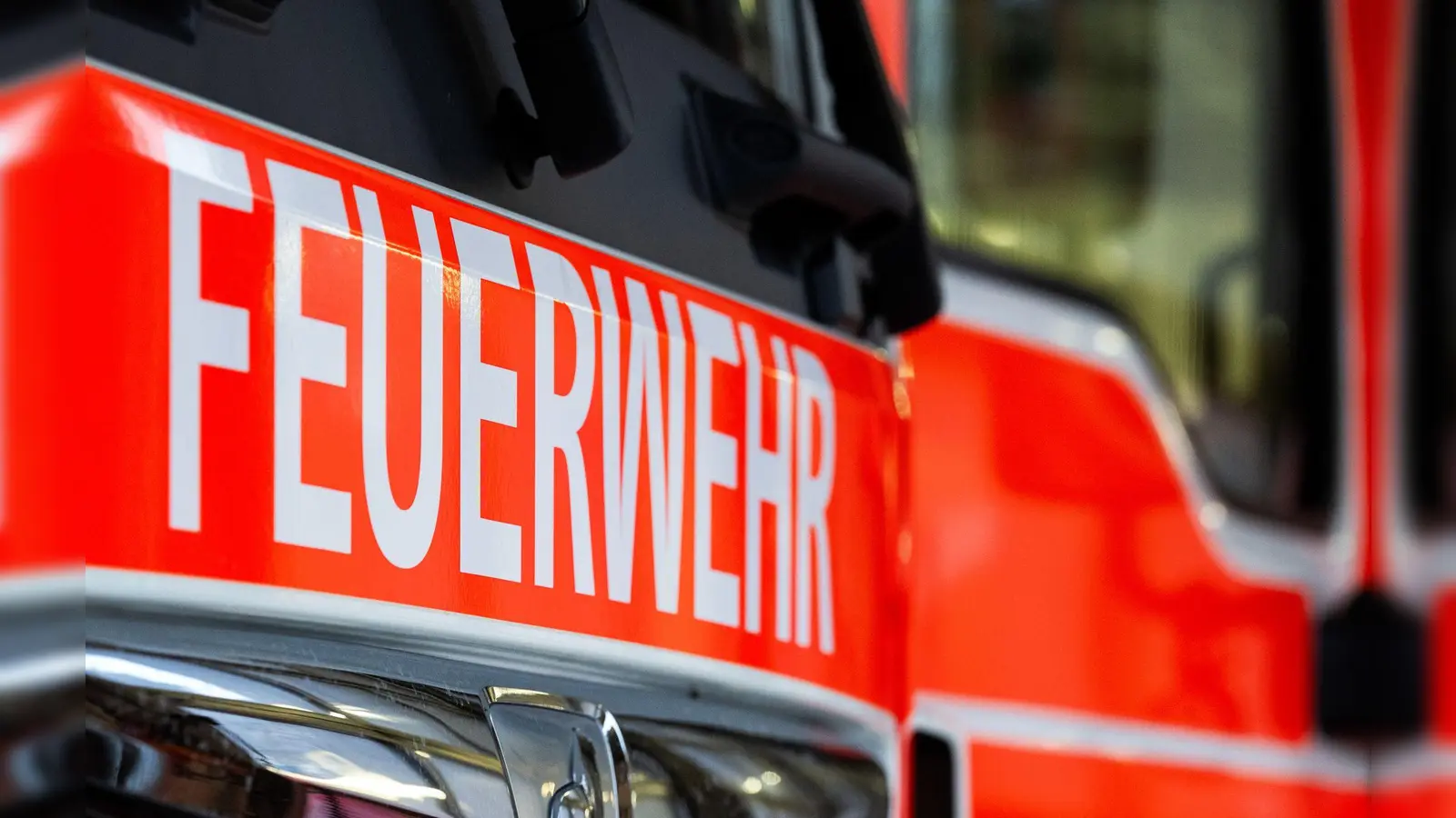 Die Feuerwehren in allen bayerischen Landkreisen und kreisfreien Städten sollen ein Notstromaggregat bekommen. (Symbolbild) (Foto: Soeren Stache/dpa)