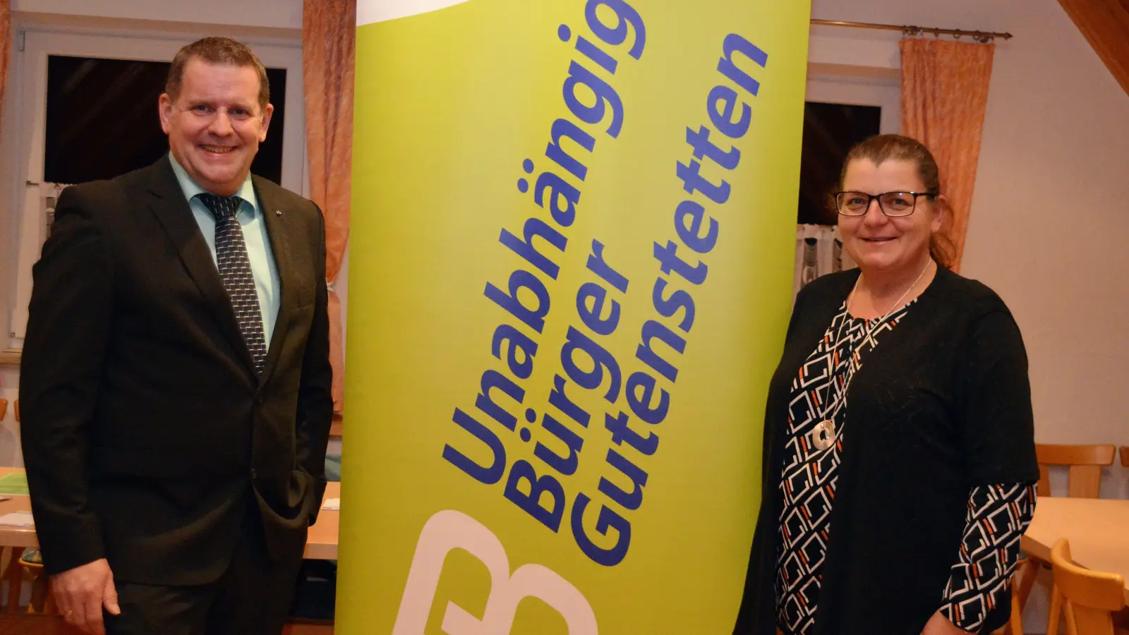 Freuen sich auf die Zeit bis zur Kommunalwahl im März 2026: UB-Bürgermeisterkandidat Siegfried Faust und die Vize-Vorsitzende der Unabhängigen Bürger Gutenstetten, Bettina Schütz. (Foto: Johannes Zimmermann)