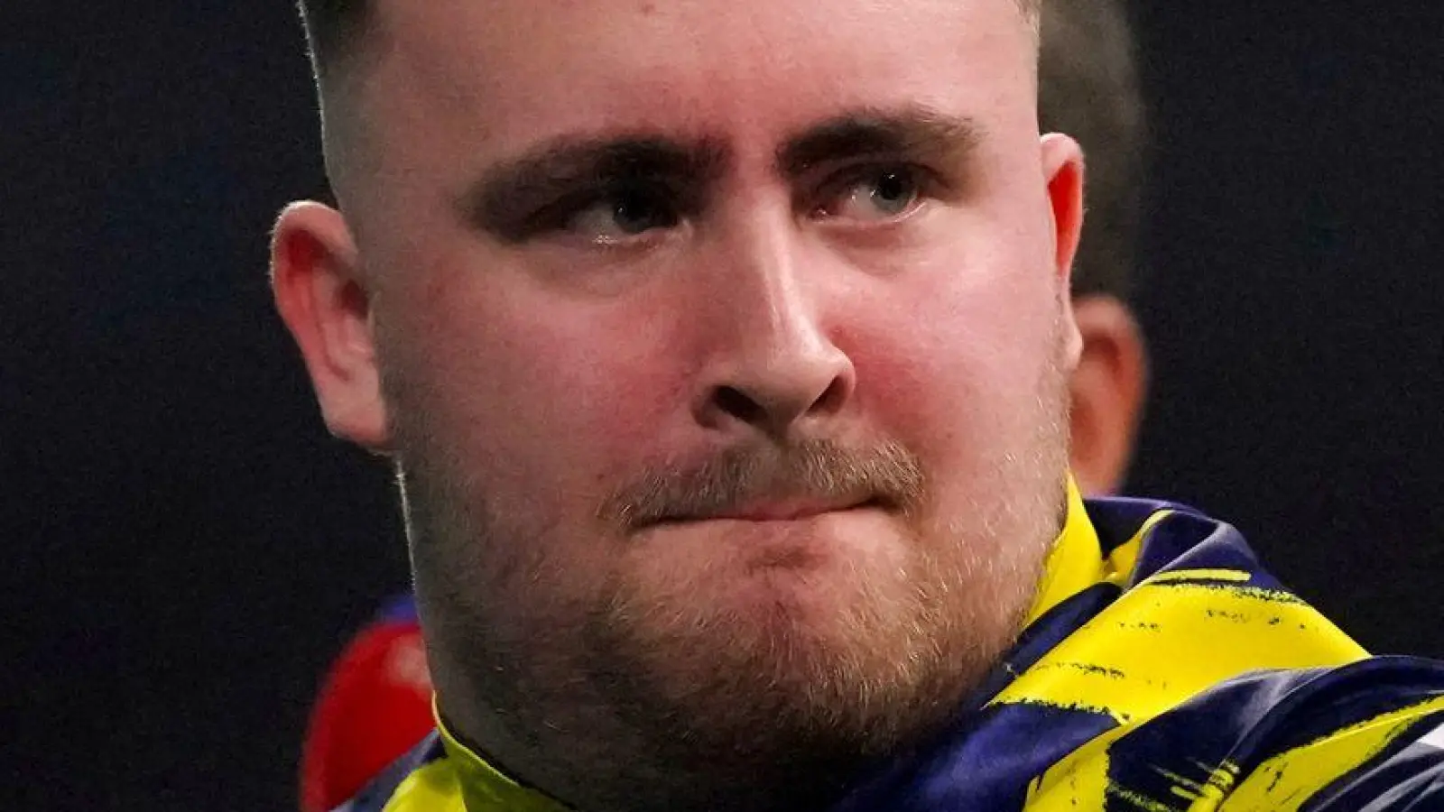 Luke Littler steht erneut im WM-Finale (Foto: Dave Shopland/AP/dpa)