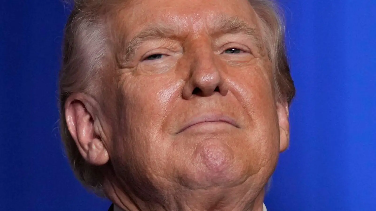 Laut US-Präsident Trump segelt eine „Armada“ Richtung Iran.  (Foto: Mark Schiefelbein/AP/dpa)