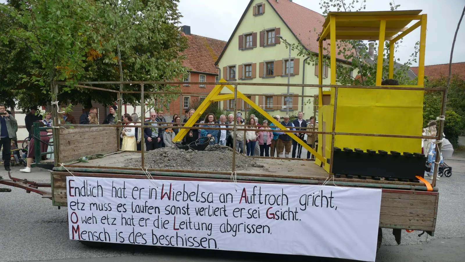 Der Umzug fasst die Highlights des vergangenen Jahres zusammen.  (Foto: HELMUT MEIXNER)
