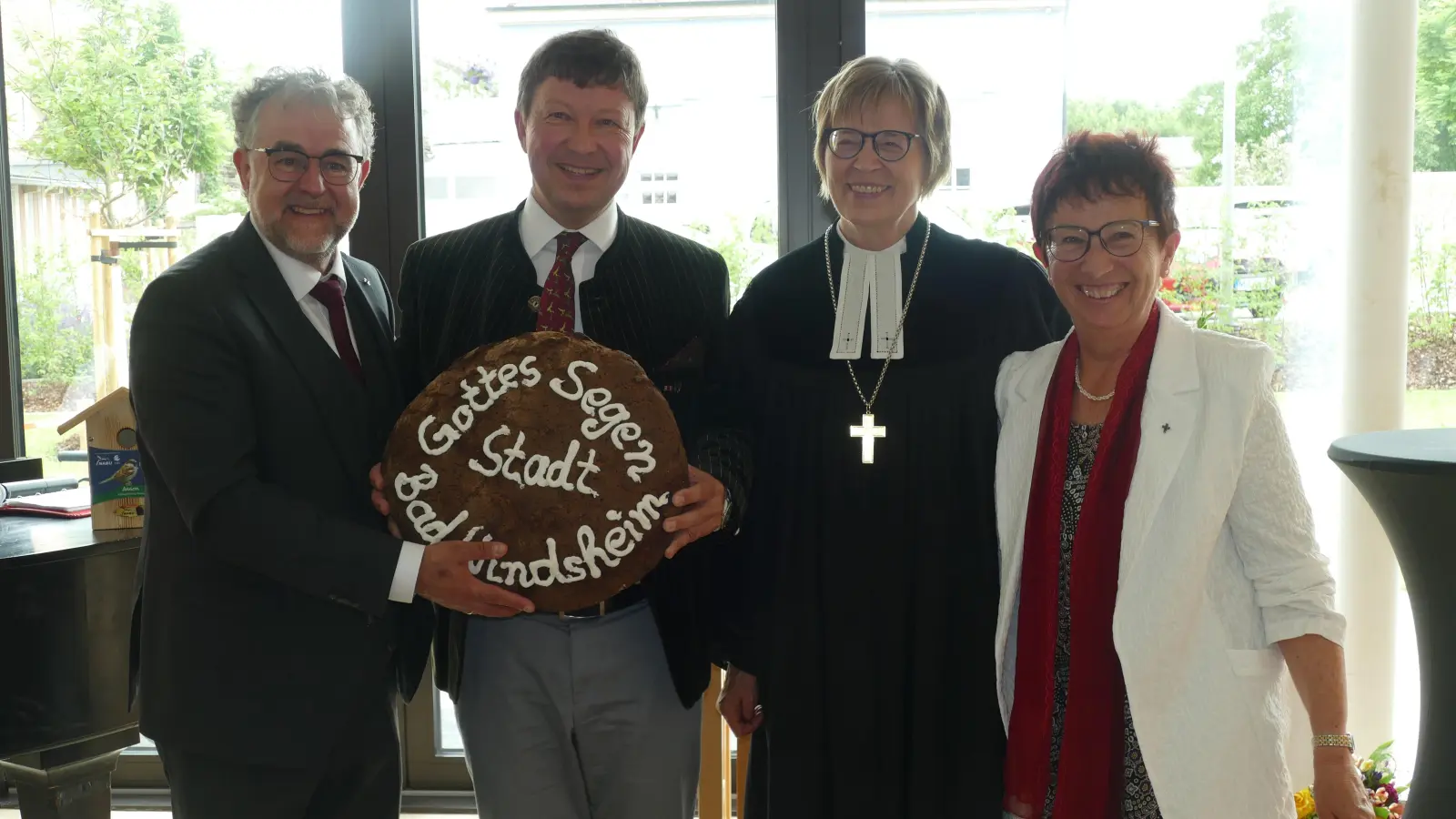 Freuen sich gemeinsam über das neue Gemeindehaus (von links): Jörg Dittmar, Jürgen Heckel, Gisela Bornowski und Karin Hüttel. (Foto: Helmut Meixner)