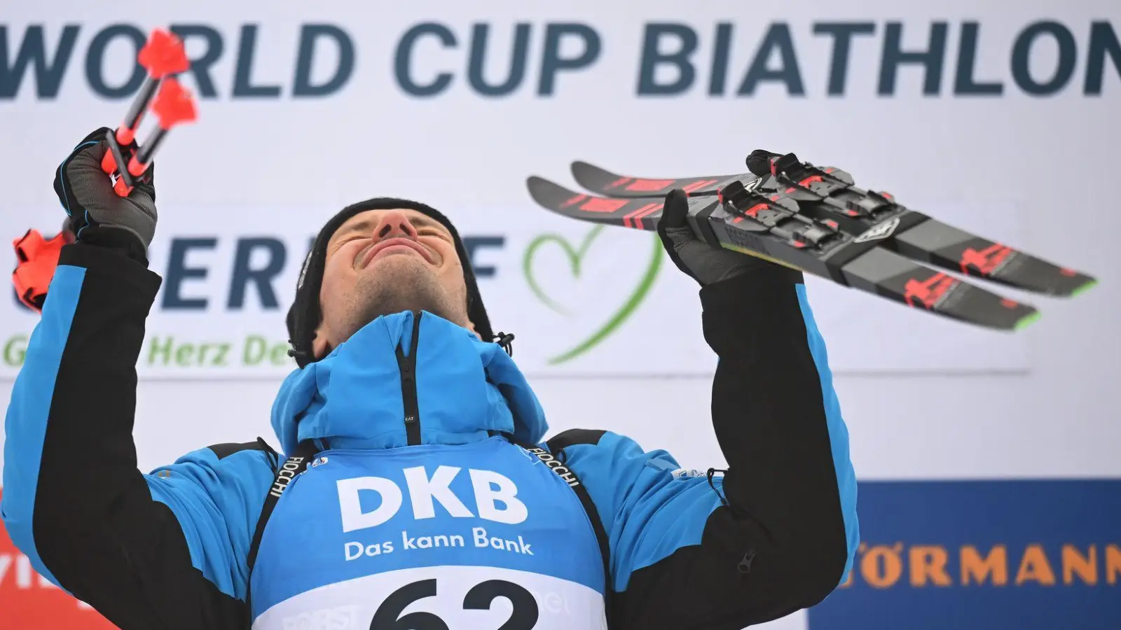 Emotionaler Sieger: Tommaso Giacomel. (Foto: Hendrik Schmidt/dpa)