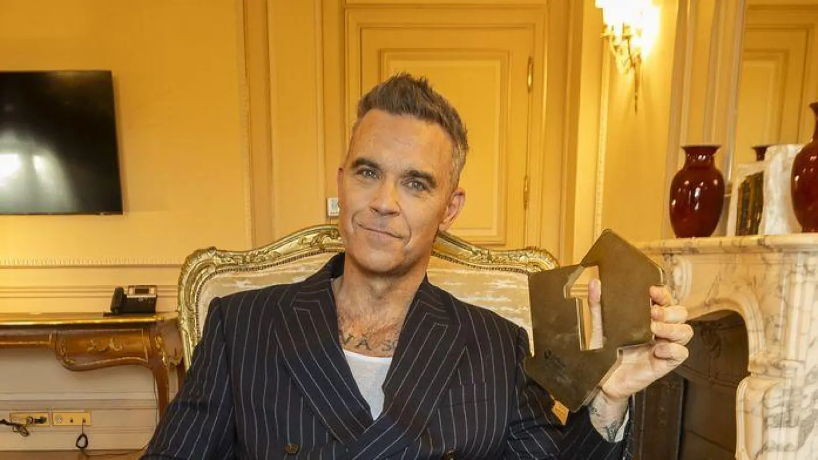 Niemand hat mehr Nummer-Eins-Plätze in den britischen Charts erreicht als Williams. (Foto: Official Charts Company/PA Media/dpa)