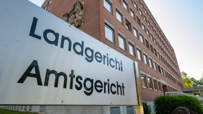 Vor dem Landgericht Landshut ist ein Mann wegen Bandendiebstahls, ein weiterer wegen Beihilfe zum Diebstahl verurteilt worden. (Symbolbild) (Foto: Armin Weigel/dpa)