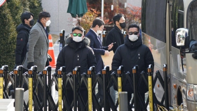 Der Sicherheitsdienst hatte die Ermittler nicht zum Präsidenten vorgelassen.  (Foto: Lee Jin-man/AP/dpa)