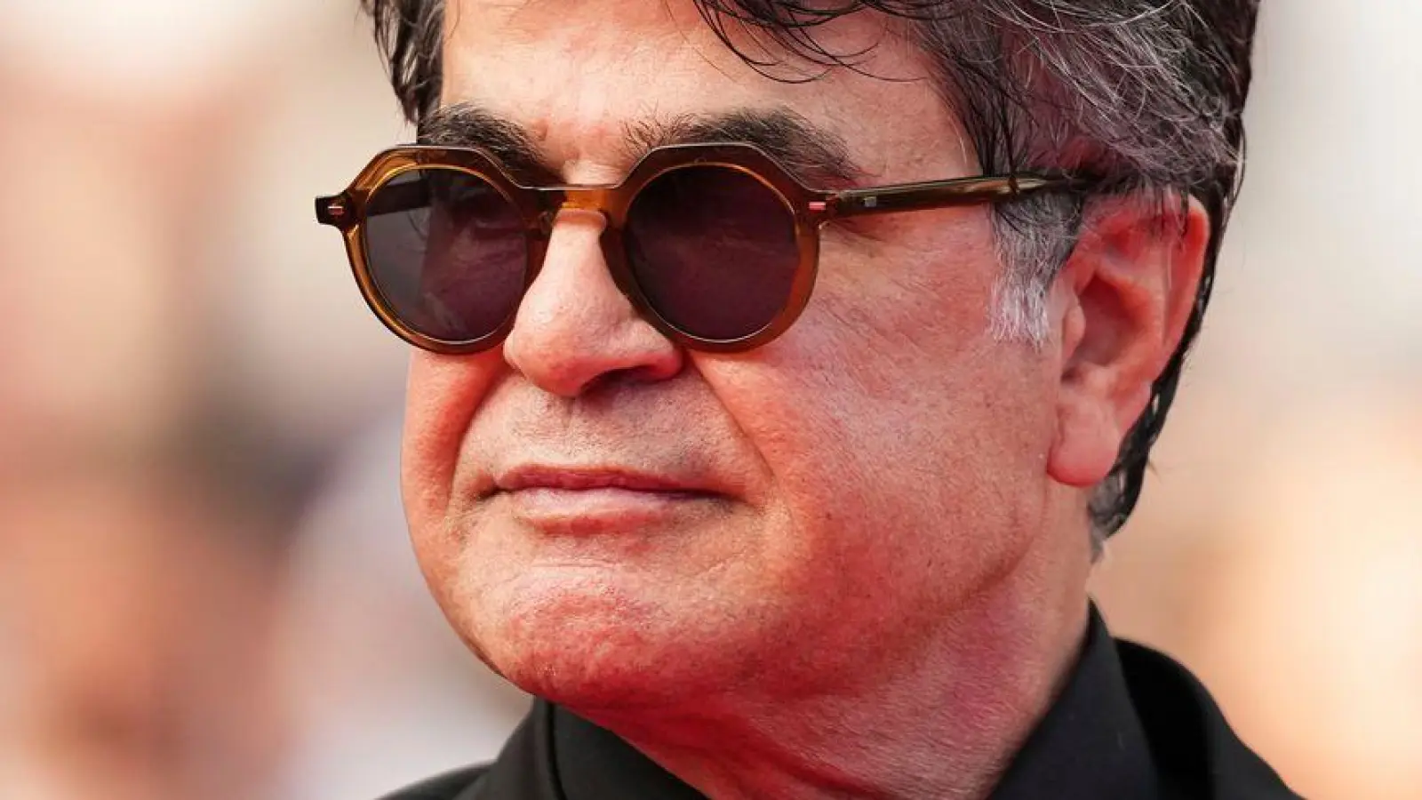 Der Hauptgewinner in Cannes, Jafar Panahi. (Foto: Scott A Garfitt/Invision/AP/dpa)