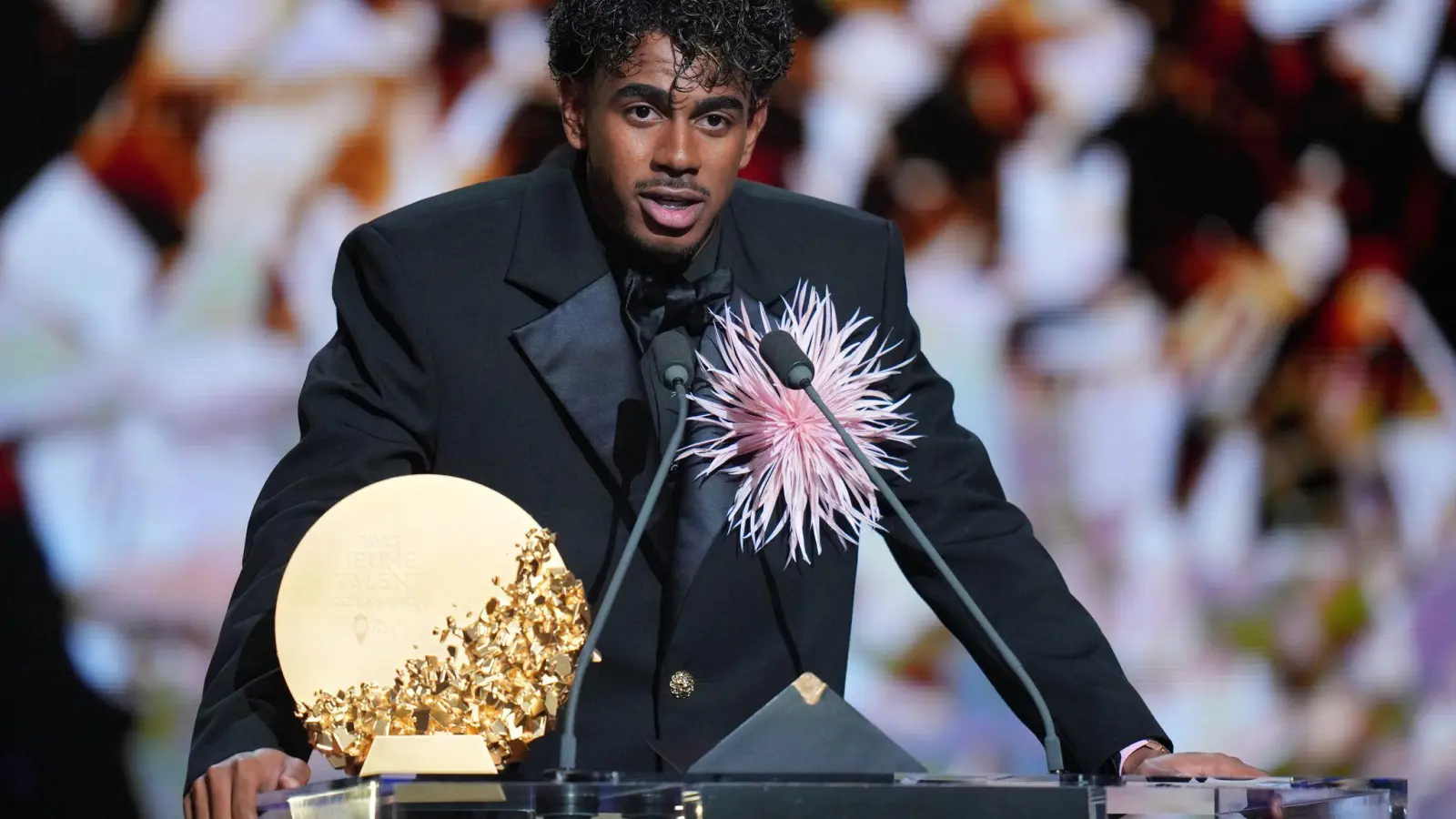 Lamine Yamals Onkel kann nicht verstehen, warum Harry Kane den Ballon d'Or gewonnen hat.  (Foto: Kin Cheung/AP/dpa)
