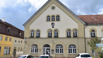 Einige Fassadenarbeiten stehen für den Gebäudekomplex der Scheinfelder Rathäuser an. Hauptsächlich betrifft dies den Anbau auf der Rückseite an, kleinere Arbeiten sind aber auch am alten (Foto) und am neuen Rathaus vorgesehen. (Archivbild: Andreas Reum)