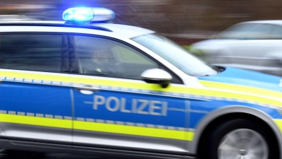 Bei der Unfallaufnahme stellte die Polizei fest, dass der 75-Jährige unter Alkoholeinfluss stand. (Symbolbild)  (Foto: Carsten Rehder/dpa)