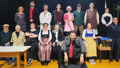 Das 16-köpfige Ensemble freut sich schon jetzt auf die Premiere.  (Foto: Nicole Paskow)