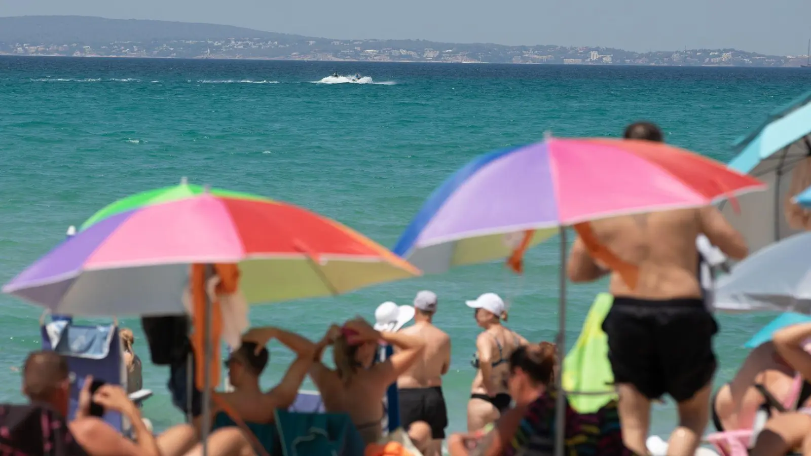 Die meisten Menschen aus Bayern verbringen ihren Urlaub innerhalb Europas - den Freistaat eingeschlossen. (Symbolbild) (Foto: Clara Margais/dpa)