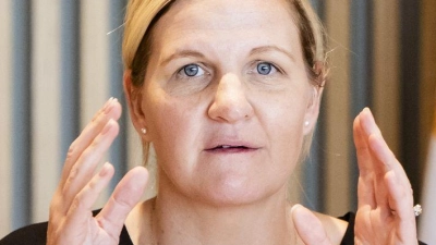Ringt um eine Haltung zu US-Präsident Trump: IOC-Chefin Kirsty Coventry. (Archivbild) (Foto: Jean-Christophe Bott/KEYSTONE/dpa)