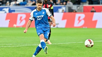 Joker Kramaric verwandelt zum späten 1:0. (Foto: Uwe Anspach/dpa)