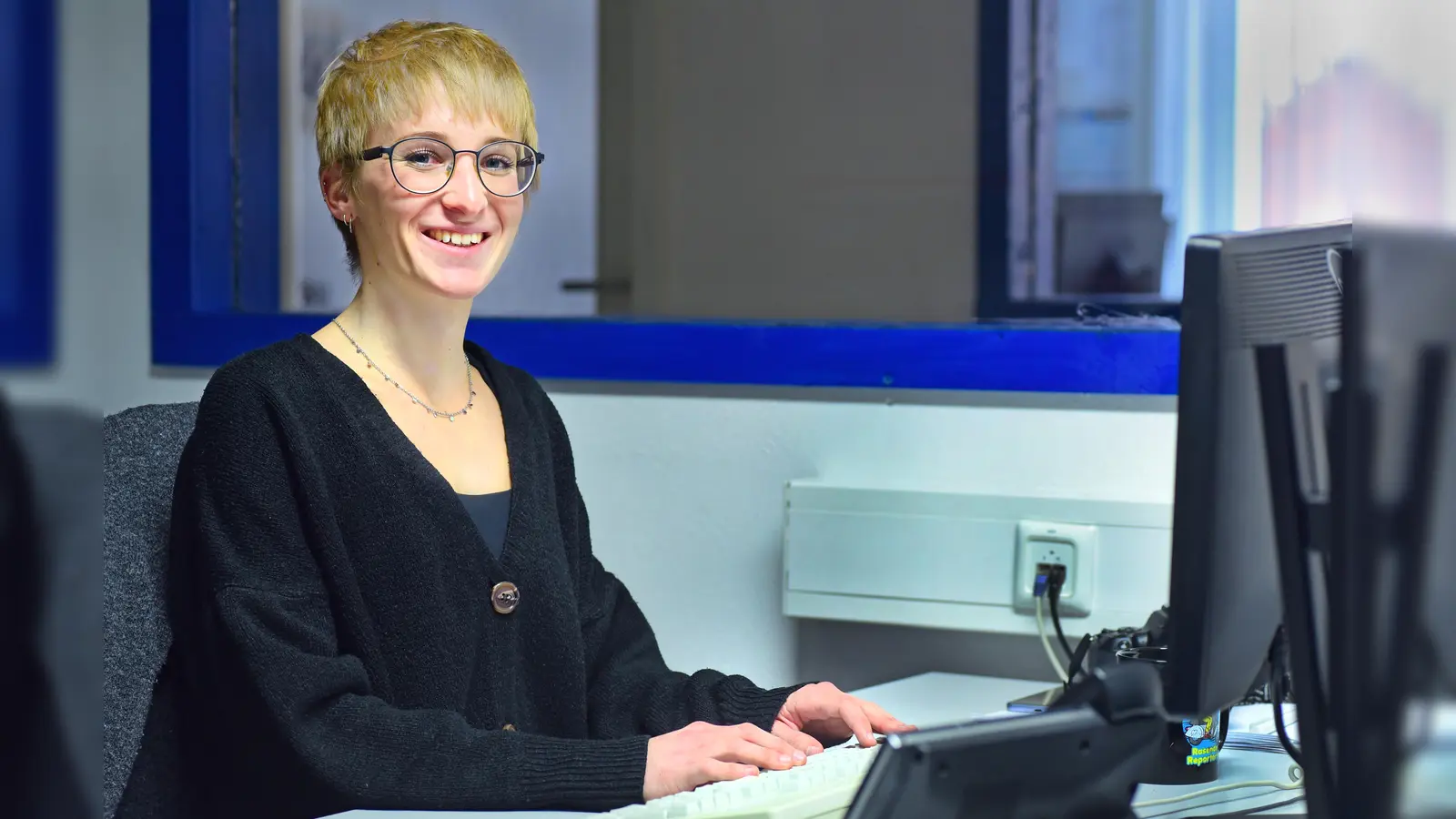 Antonia Müller macht als Volontärin eine zweijährige Ausbildung in der Redaktion. (Foto: Sarina Schwinn)