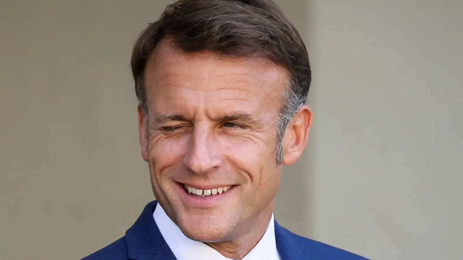 Macron muss sich schwere Vorwürfe gefallen lassen. (Archivbild) (Foto: Thomas Padilla/AP/dpa)