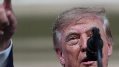 Gut einen Monat vor den wichtigen Midterms tourt Trump durchs Land.  (Foto: Alex Brandon/AP/dpa)