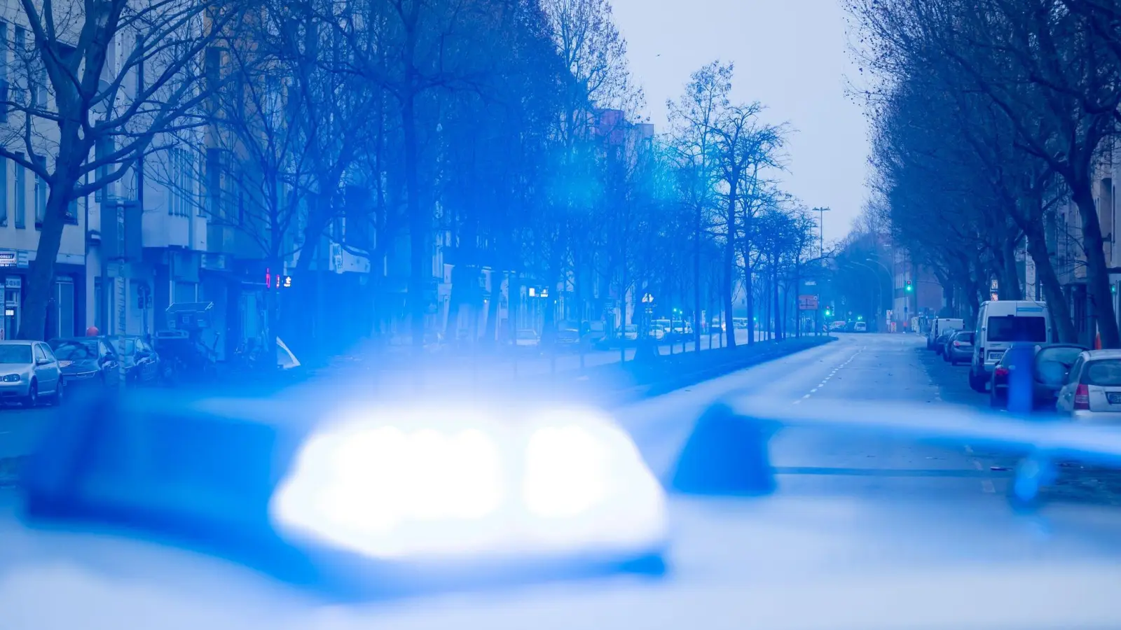 Mit einem ungewöhnlichen Diebstahl muss sich die Polizei in Neustadt auseinandersetzen: Das Ortsschild Stübach hat derzeit einen unbekannten Aufenthaltsort (Symbolbild: Christoph Soeder/dpa)