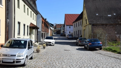 Die Kolbenstraße ist einer von vier Bereichen in Windsbach, in dem die vom Stadtrat beschlossenen Regeln für das Anwohnerparken gelten. (Foto: Florian Schwab)
