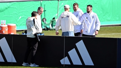 Niclas Füllkrug kam beim Training der Nationalmannschaft vorbei.  (Foto: Federico Gambarini/dpa)