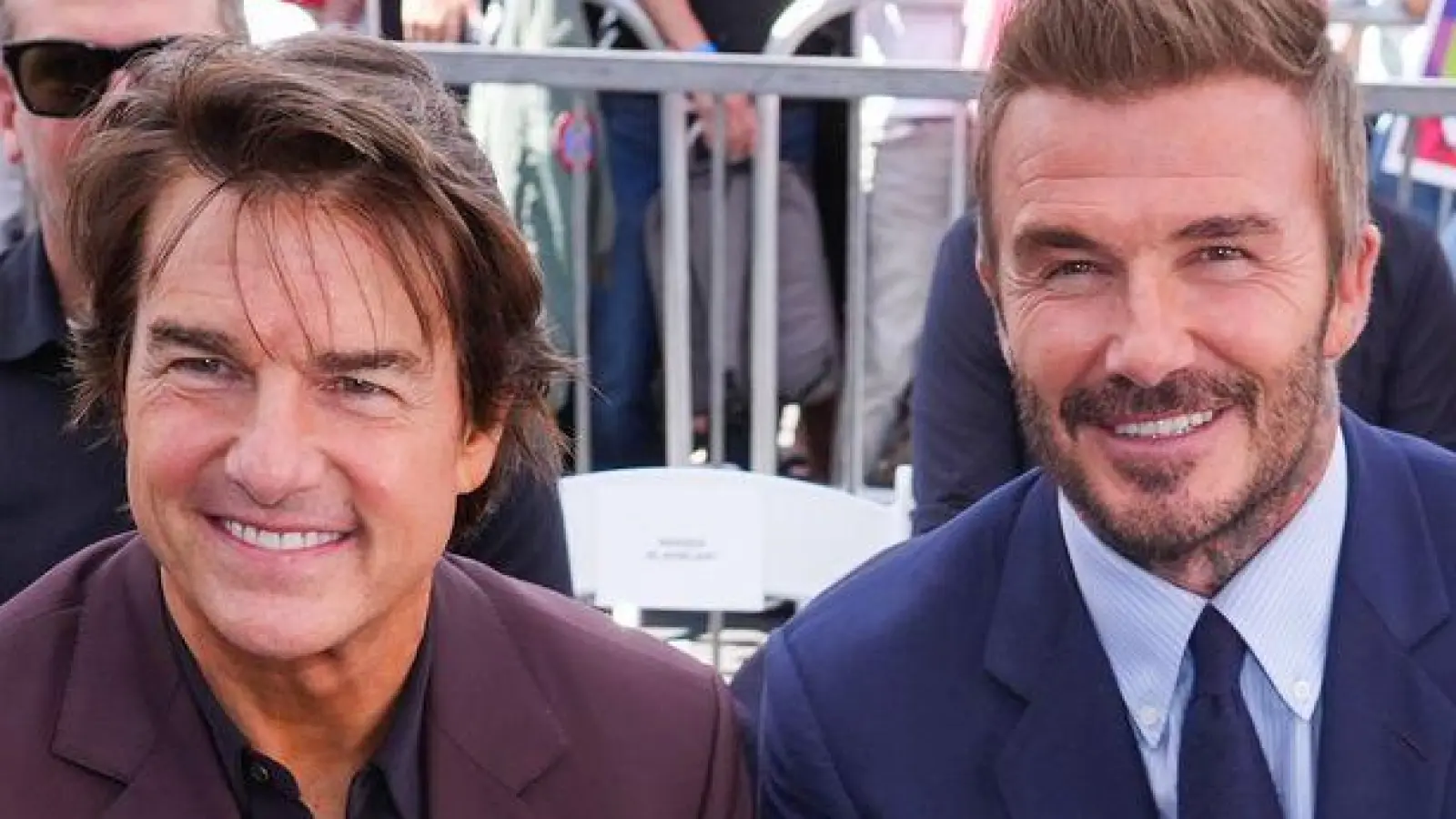David Beckham erhielt einen Stern auf dem berühmten „Walk Of Fame“ in Hollywood. Mit dabei: Sohn Romeo, Filmstar Tom Cruise, Ehefrau Victoria und Tochter Harper Seven. (Foto: Chris Pizzello/Invision/AP/dpa)