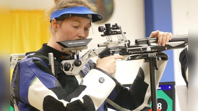 Vanessa Gleißner schießt in Coburg an Position 1. (Foto: Helmut Meixner)