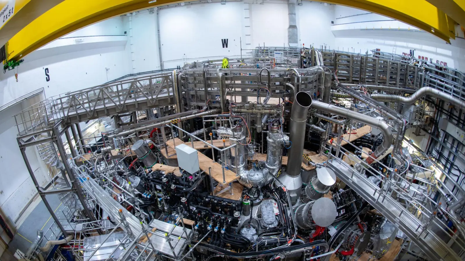 Weltweit wird an der Kernfusion geforscht - in Bayern soll das ehrgeizige Projekt nun soweit vorangetrieben werden, dass es kommerziell für die Energiegewinnung nutzbar wird. (Illustration) (Foto: Stefan Sauer/dpa)